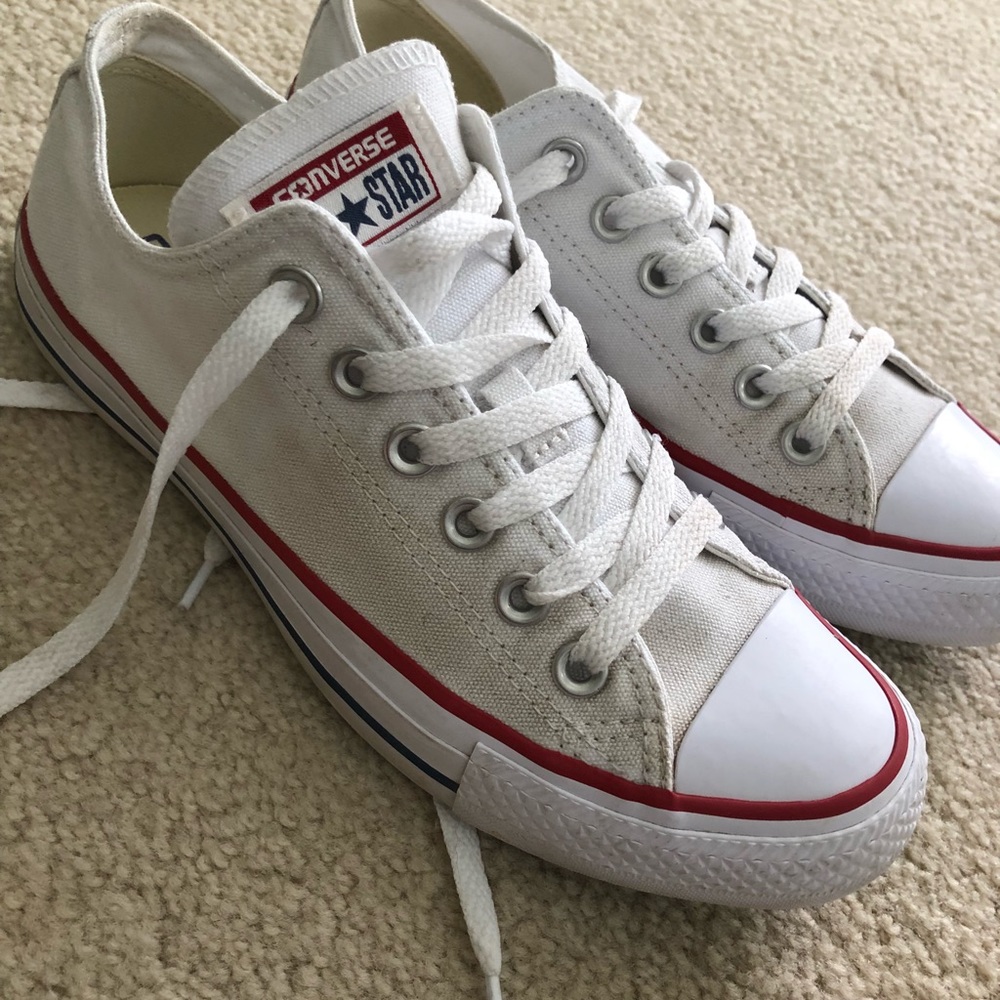 Converse all stars white (size 7 women/5 men)